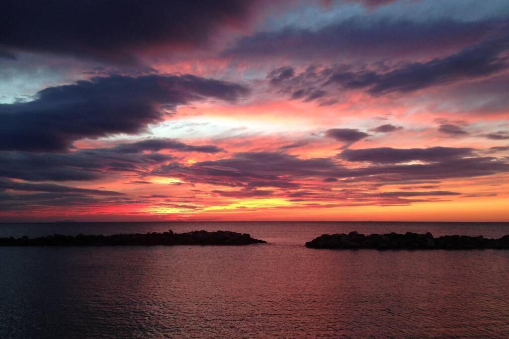 Appartamento Bilocale Fronte Mare Marina Di Pisa Esterno foto